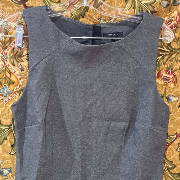 Grey sleeveless long dress with zipper in back - Picture 14 of 15